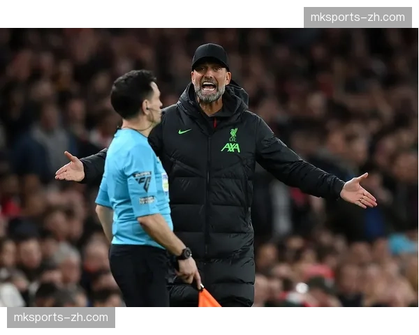 哈维出席赛前发布会，回应关于其下赛季是否留任的提问