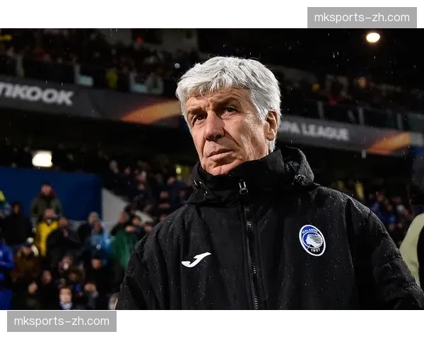 特写：绝杀后，亚特兰大主帅加斯佩里尼与教练组疯狂庆祝